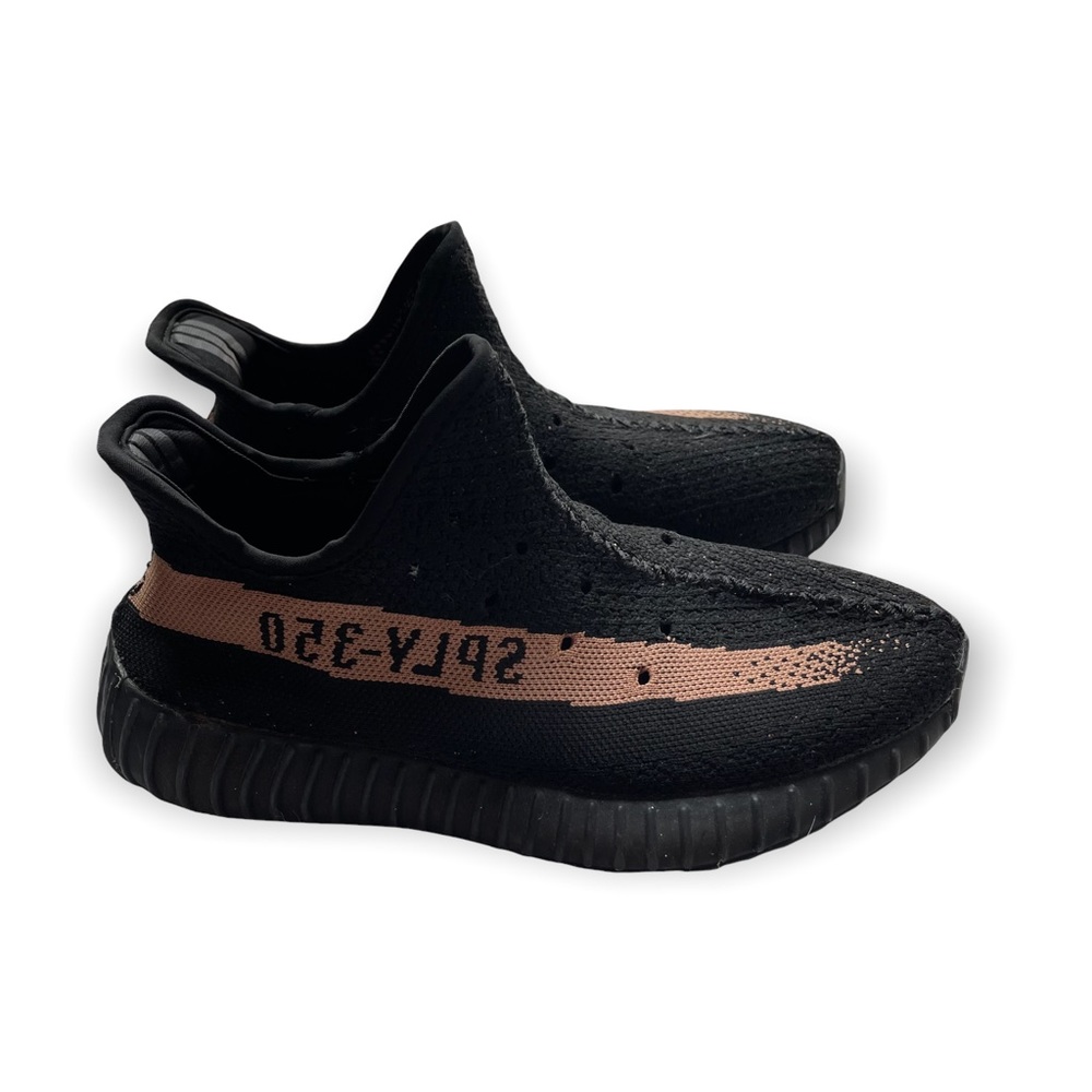 Adidas Yeezy Boost 350 V2 MISING SHOE LACE